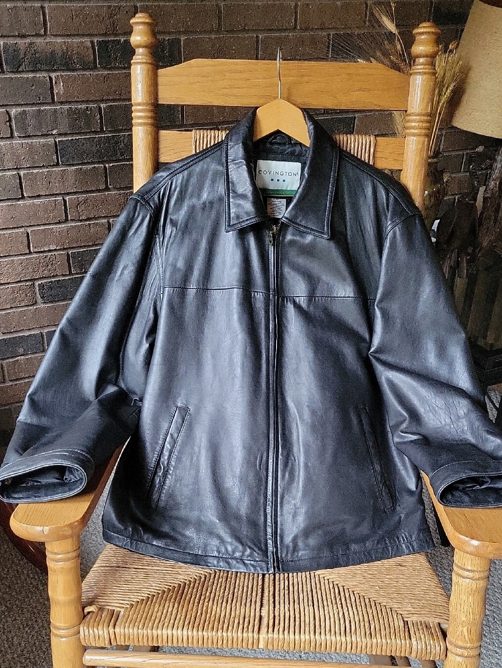 Covington Leather bomber jacket. black, size L